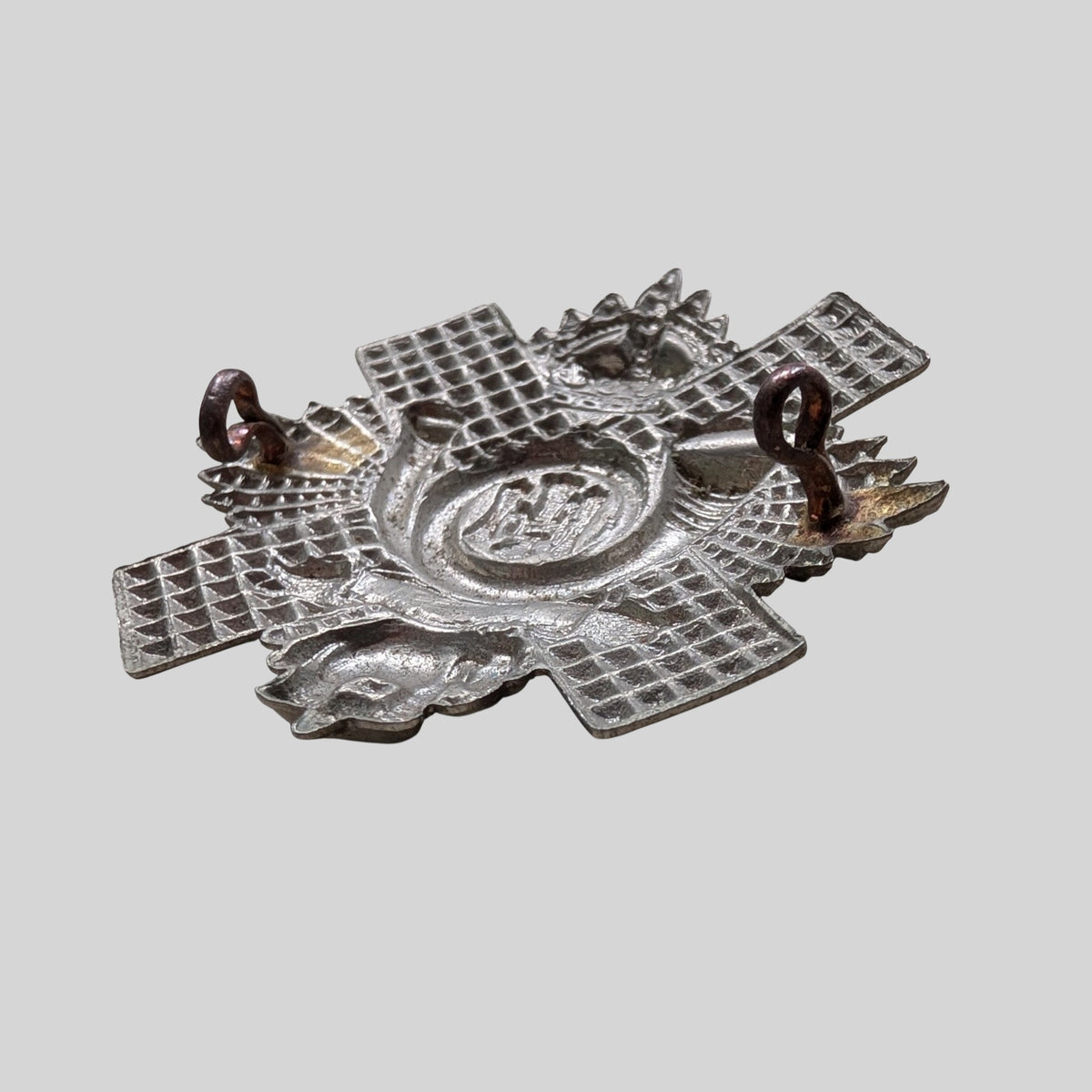 Highland Light Infantry Territorials Short Scroll White Metal Cap Badge