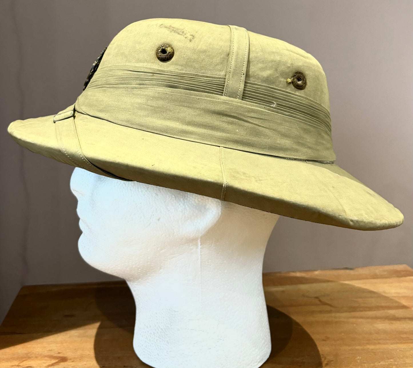 SOLD! WW2 RAF 'India' Pattern Pith Helmet