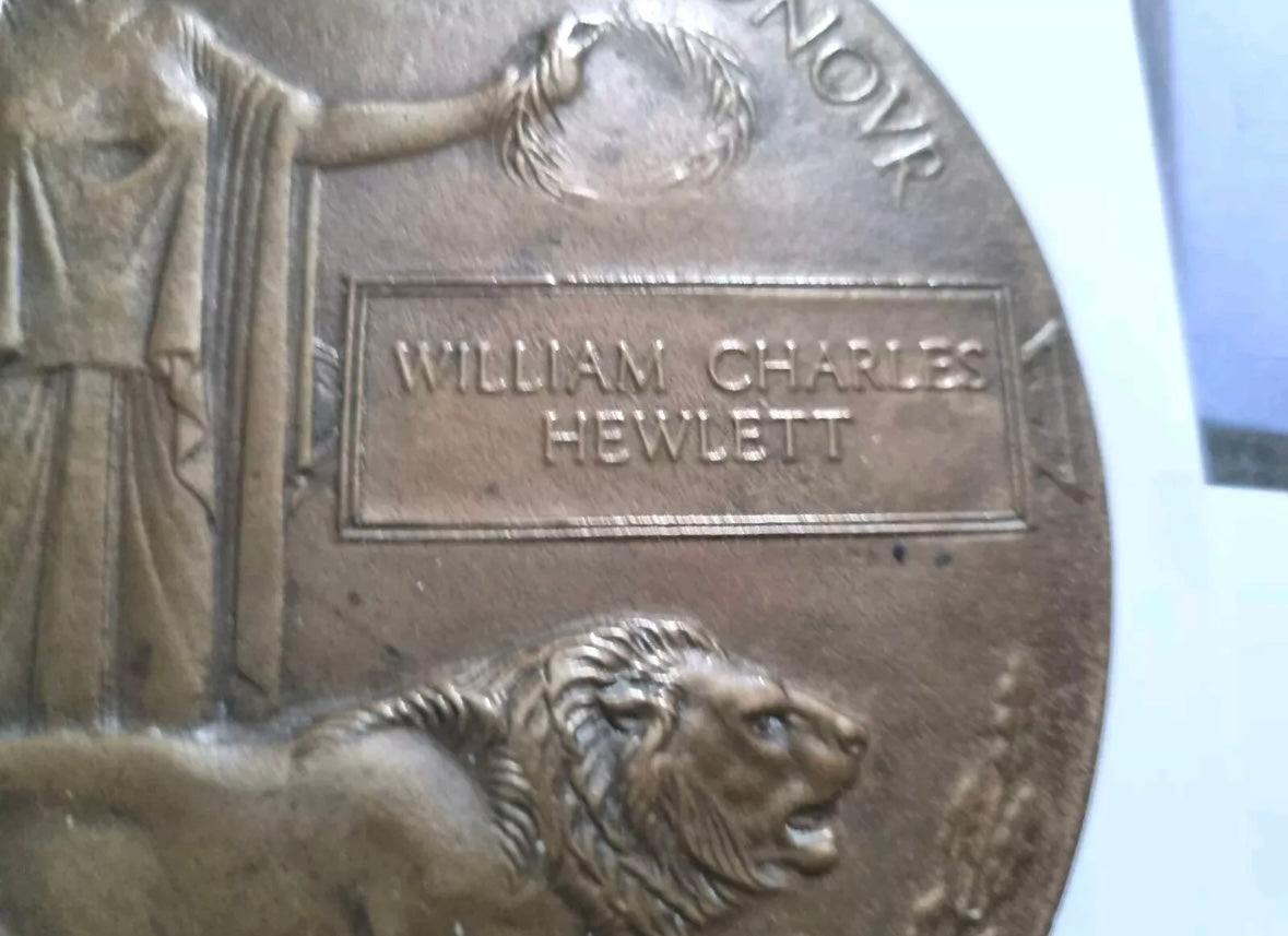 SOLD! WW1 Death Plaque to Lance Corporal William Charles Hewlett, 1st Middlesex Regiment