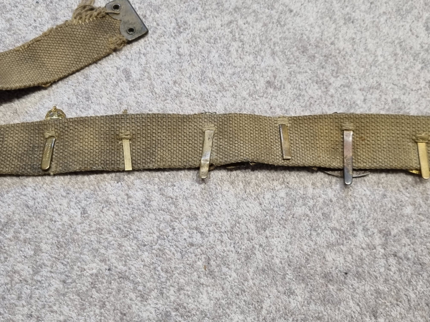 SOLD! Unique WW1 Souvenir Belt with 14 British Army Cap Badges