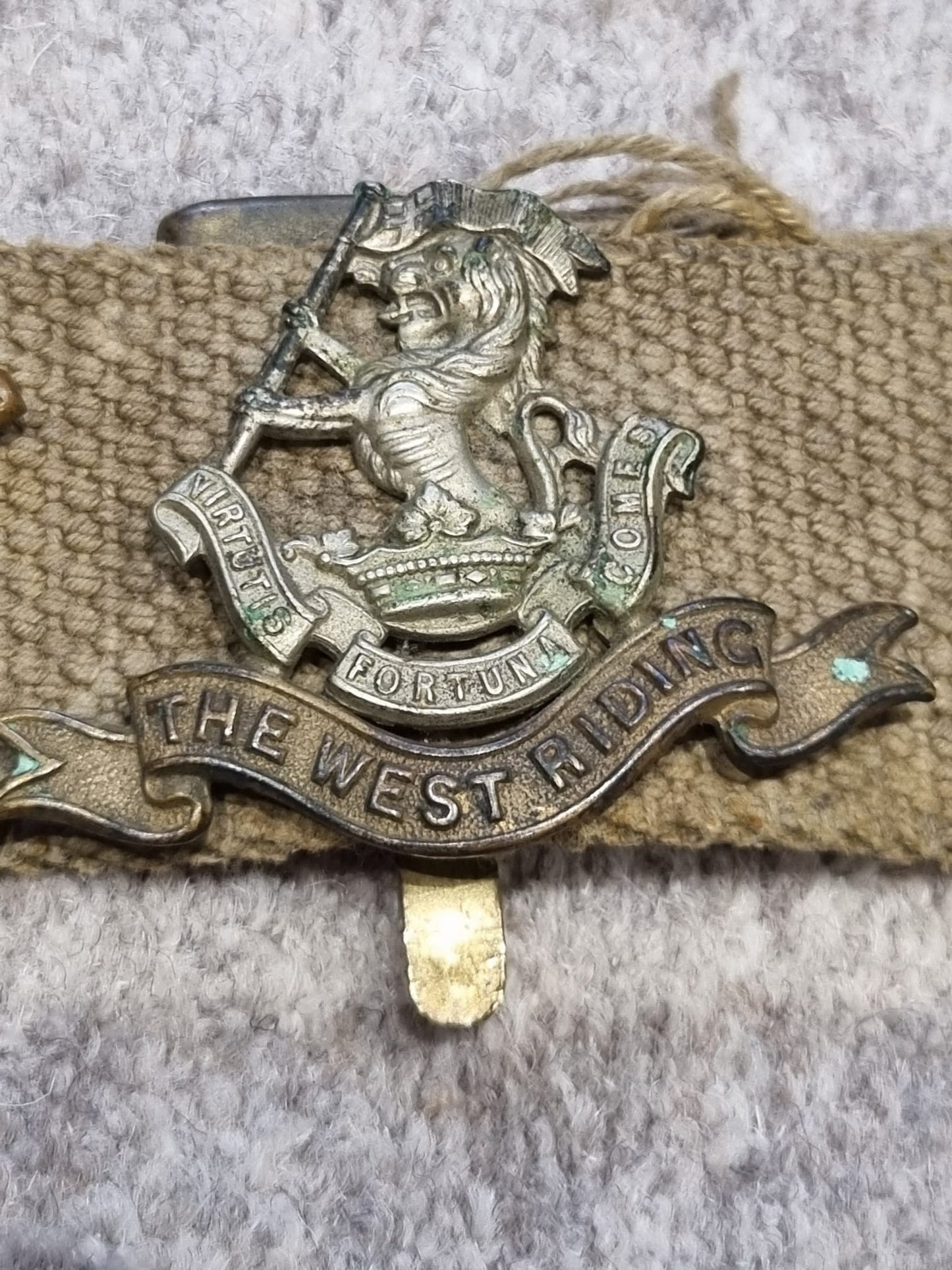 SOLD! Unique WW1 Souvenir Belt with 14 British Army Cap Badges