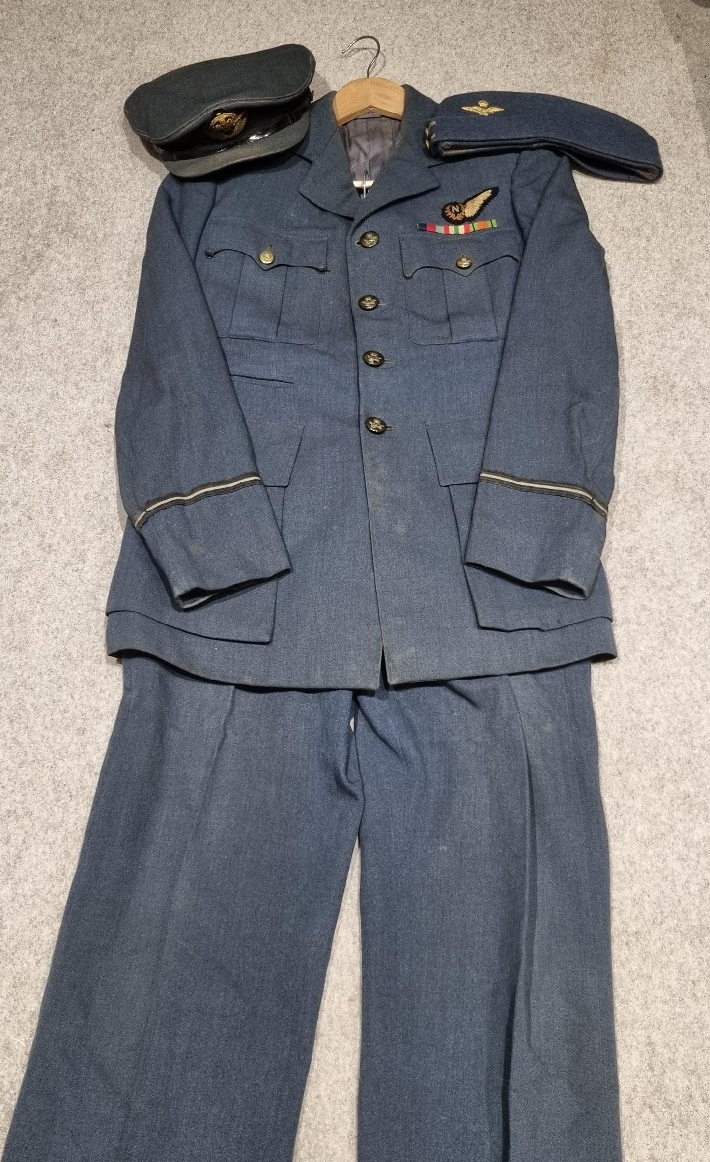WW2 RAF Single Owner Polish / Czech Officer Uniform & Caps Collection