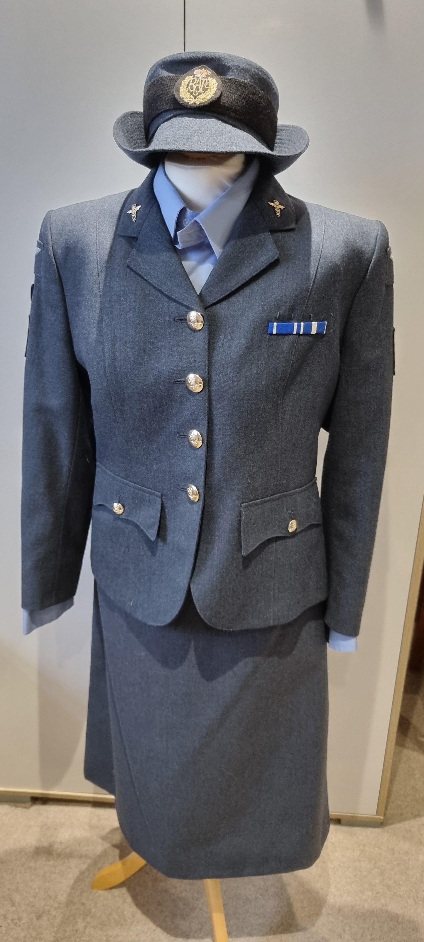 WRAF UK 12-14 RAF Service Dress Uniform Medical Service Jacket Shirt Skirt Cap