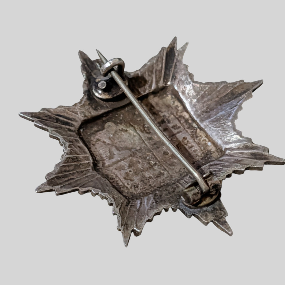 WW1 13th London Regiment Unmarked Silver Sweetheart Badge