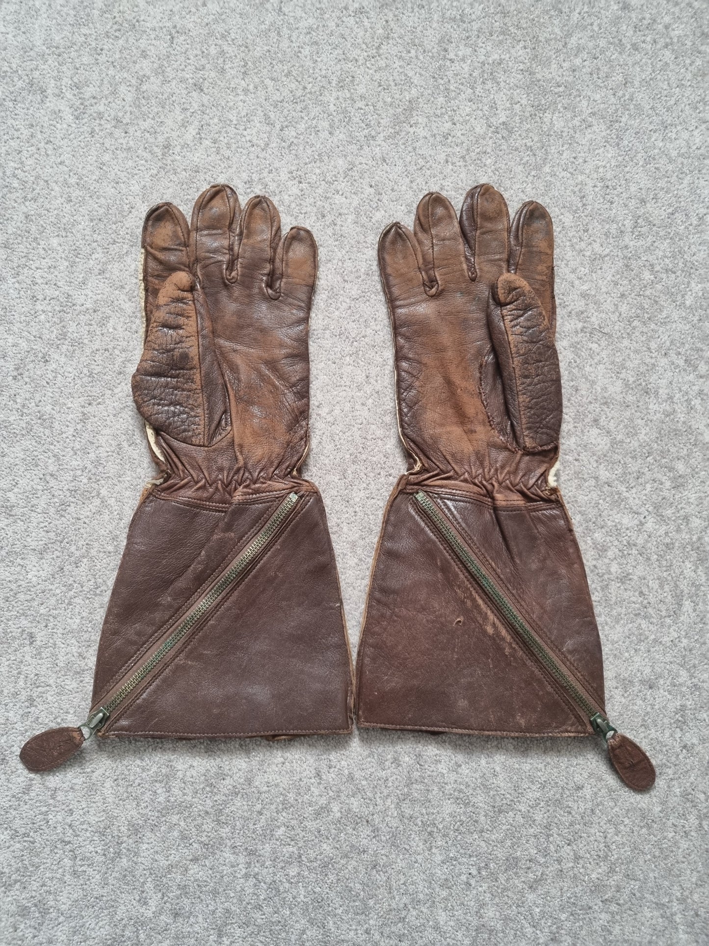 WW2 1941 Pattern RAF Flying Gloves, Air Ministry Stamped