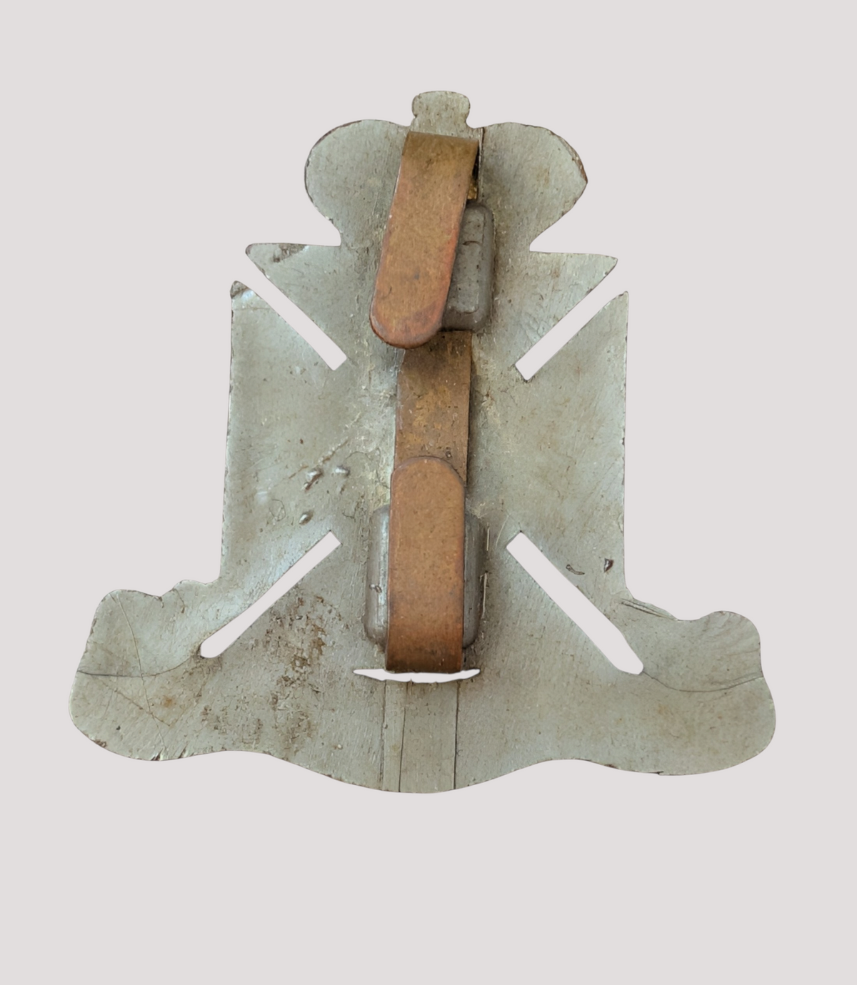 WW2 Plastic Economy Wiltshire Regiment Cap Badge with blades