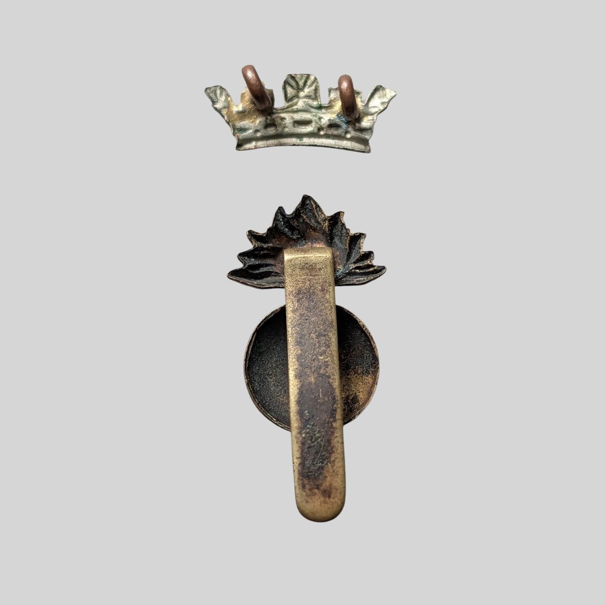 WW1 Royal Irish Fusiliers 2 Part Bimetal Cap Badge