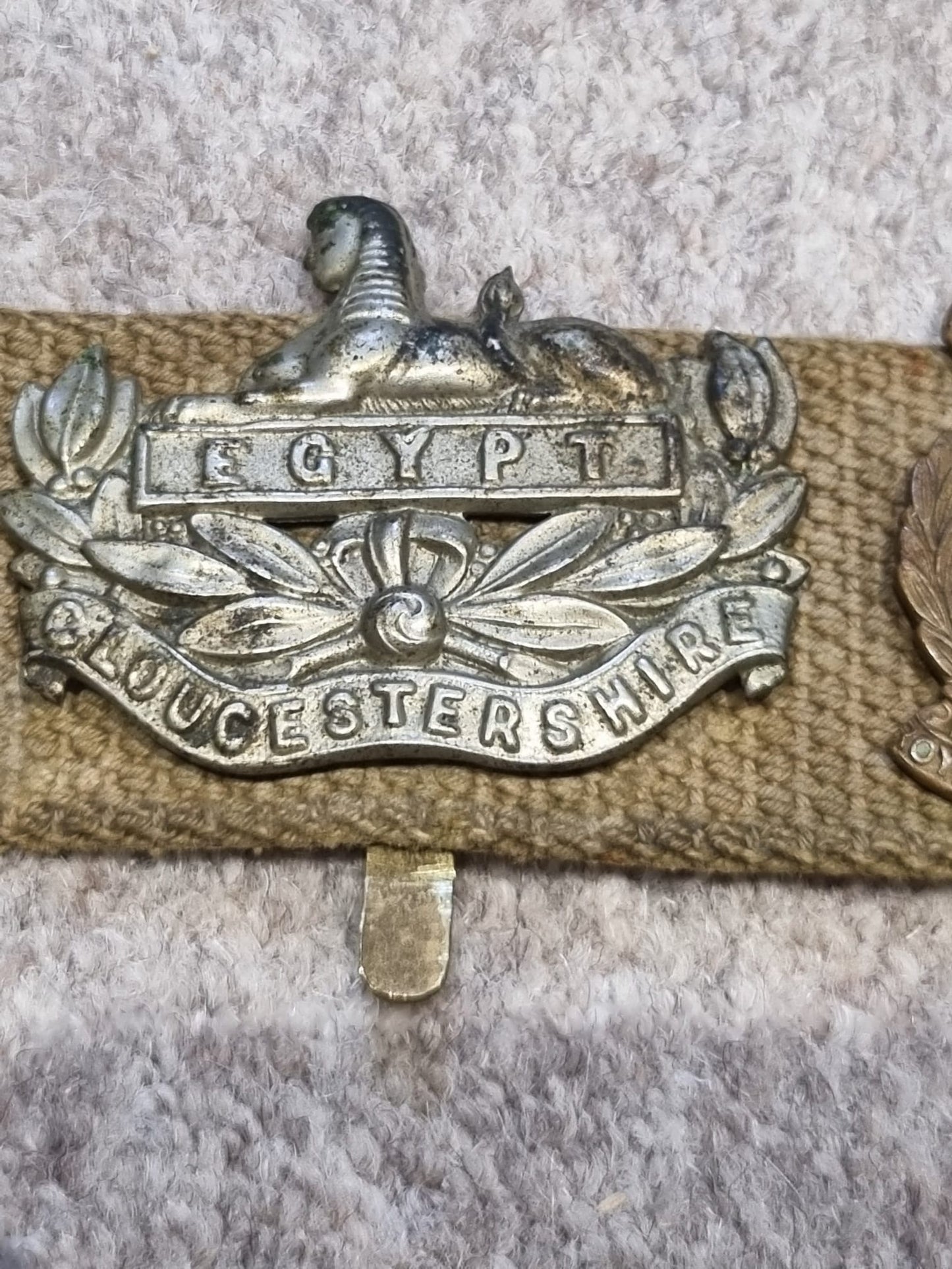 Unique WW1 Souvenir Belt with 14 British Army Cap Badges