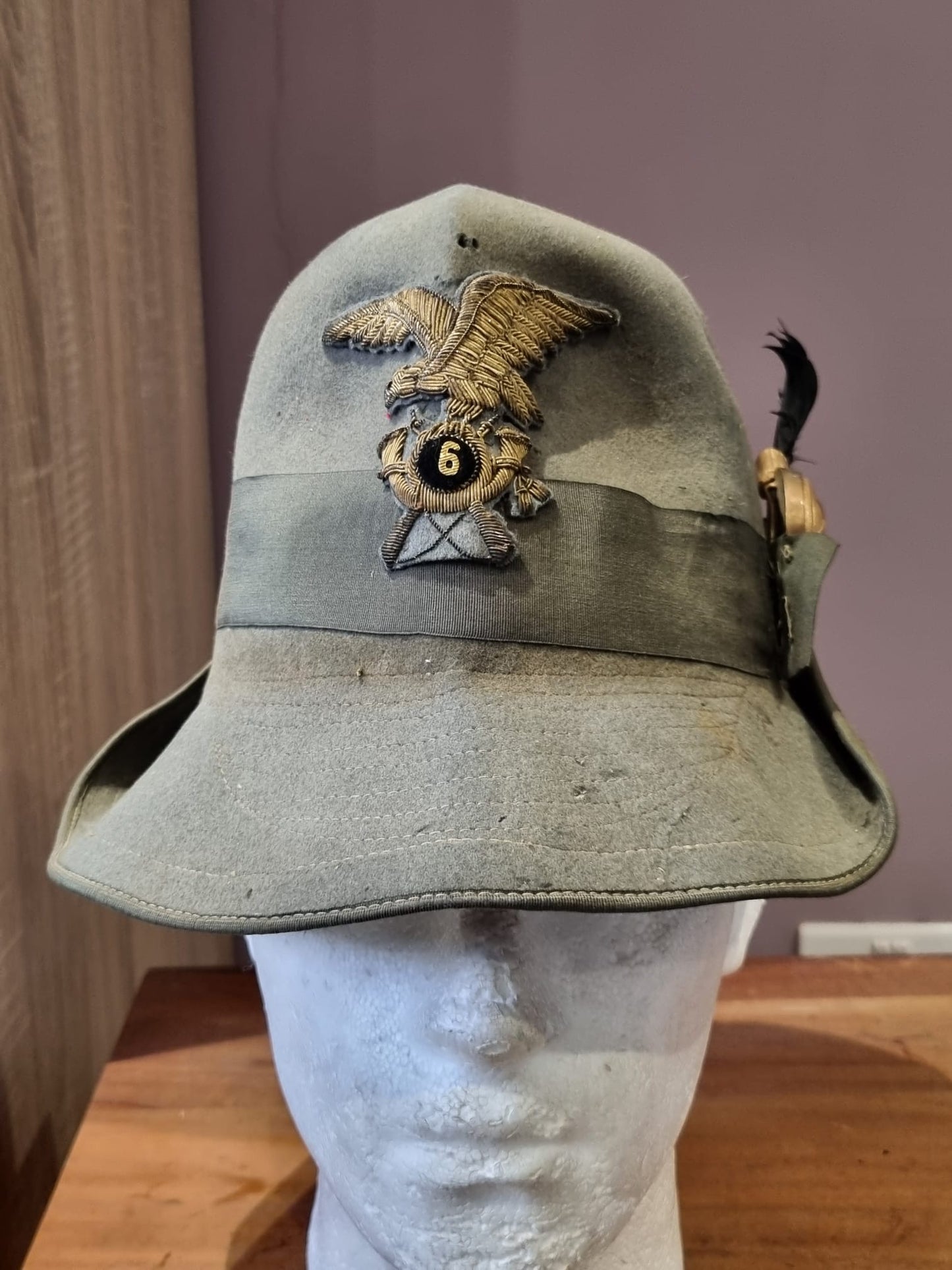 WW2 or Earlier Italian Officer’s M34 Alpini Cap to the 6th Alpini Regiment, with Nappina and Partial Feather