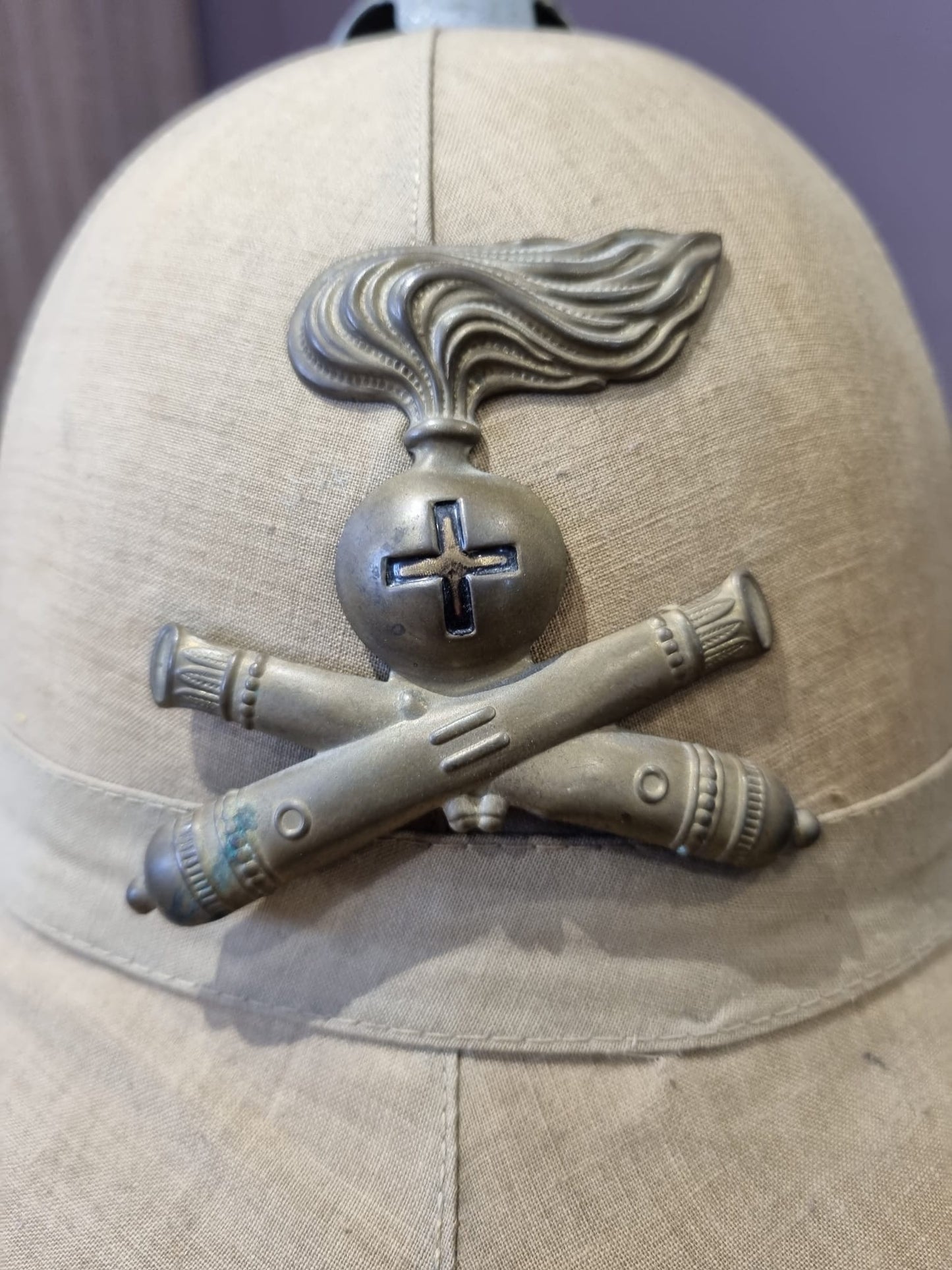 SOLD! WW2 Italian Artillery ‘Fuori Corpo’ M35 Pith Helmet