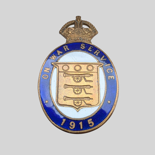 WW1 ON WAR SERVICE 1915 BRASS & ENAMEL LAPEL BADGE 88748 J R Gaunt
