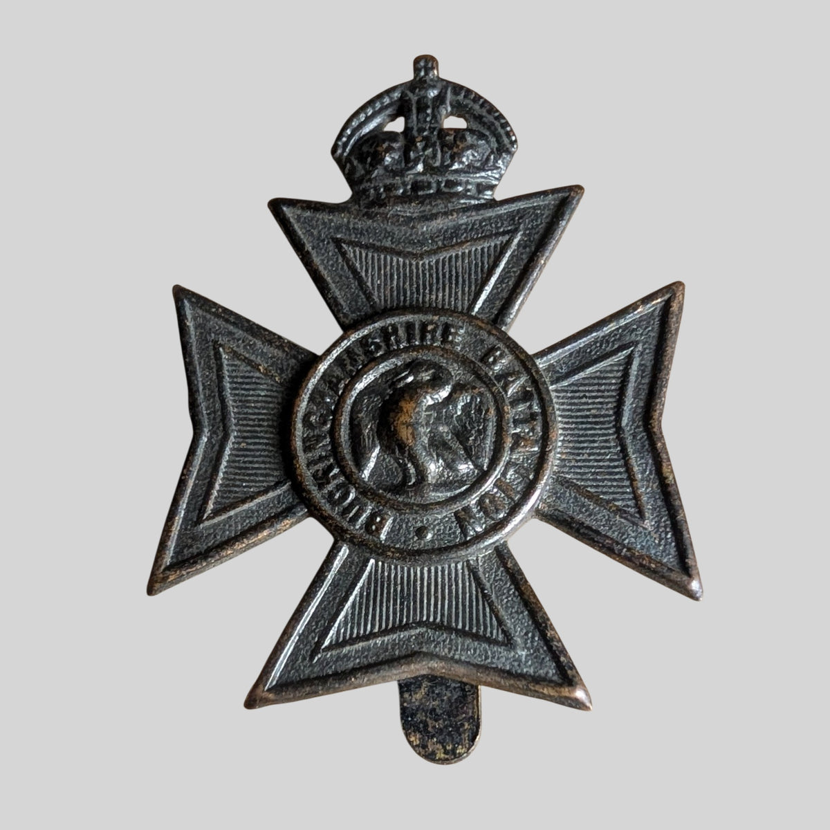 Buckinghamshire Battalion Blackened Brass Cap Badge Ox & Bucks 1908-47