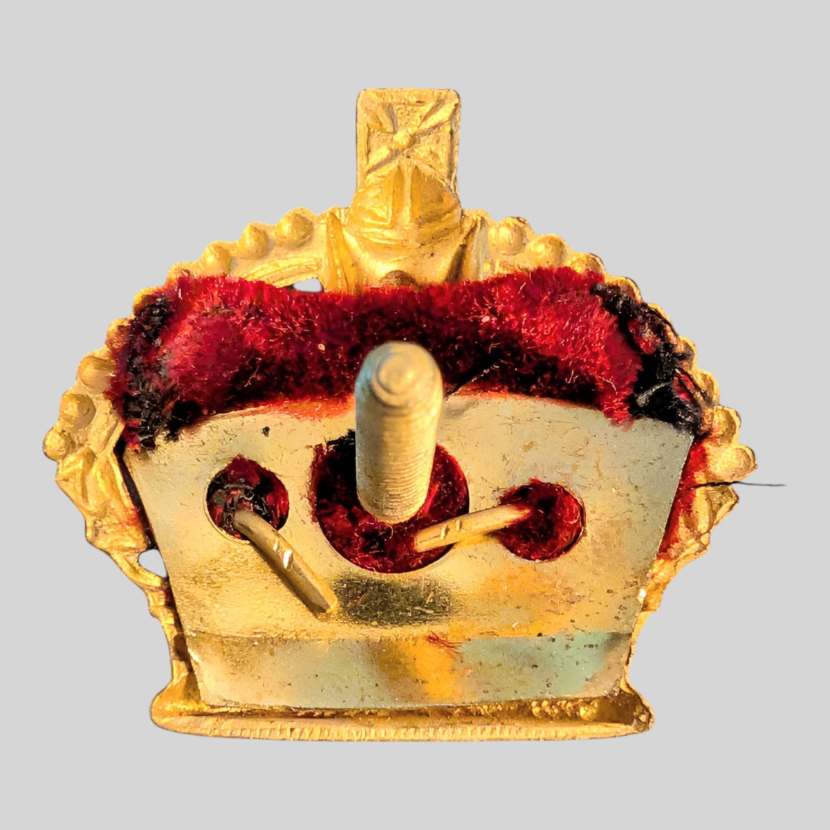 Lovely Gilt & Velvet Kings Crown Screwback Rank Crown