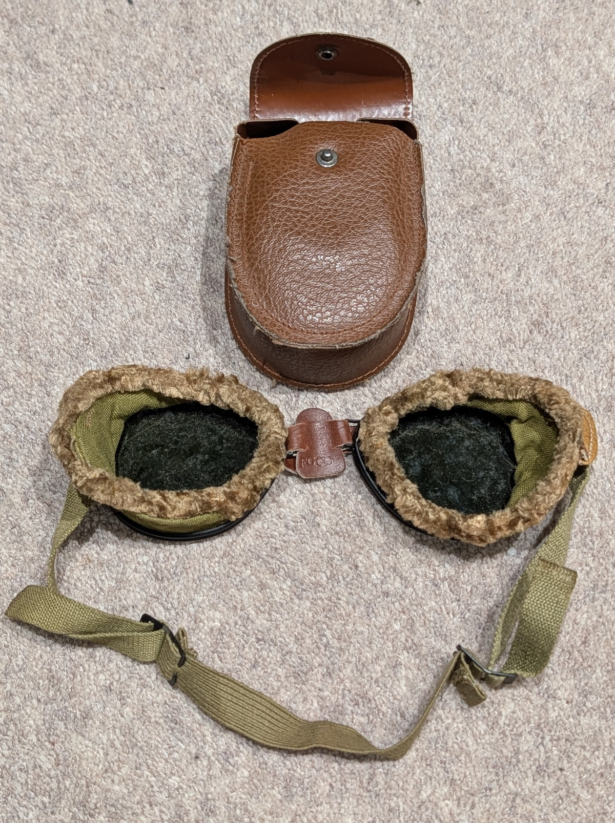 Fantastic WW2 British Army Ski Snow Commando Uniform Hat Webbing Equipment Set