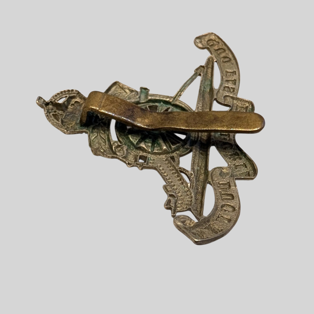 WW1 Royal Artillery Territorial Volunteers White Metal KC Cap Badge