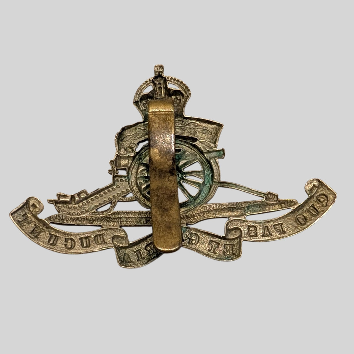 WW1 Royal Artillery Territorial Volunteers White Metal KC Cap Badge