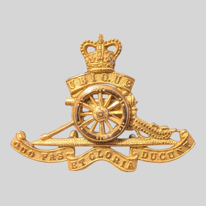 EIIR Royal Artillery Officer's Gilt Metal Cap Badge