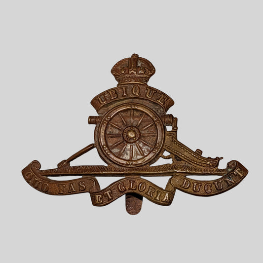 WW1 Royal Artillery  Gilding Metal Economy Unvoided Wheel KC Cap Badge
