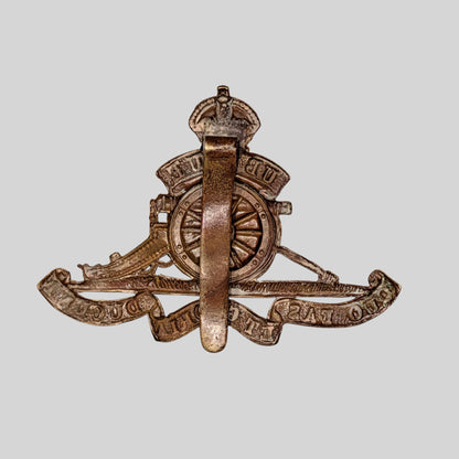 WW1 Royal Artillery  Gilding Metal Economy Unvoided Wheel KC Cap Badge