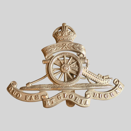 WW1 Royal Artillery Territorial Volunteers White Metal KC Cap Badge