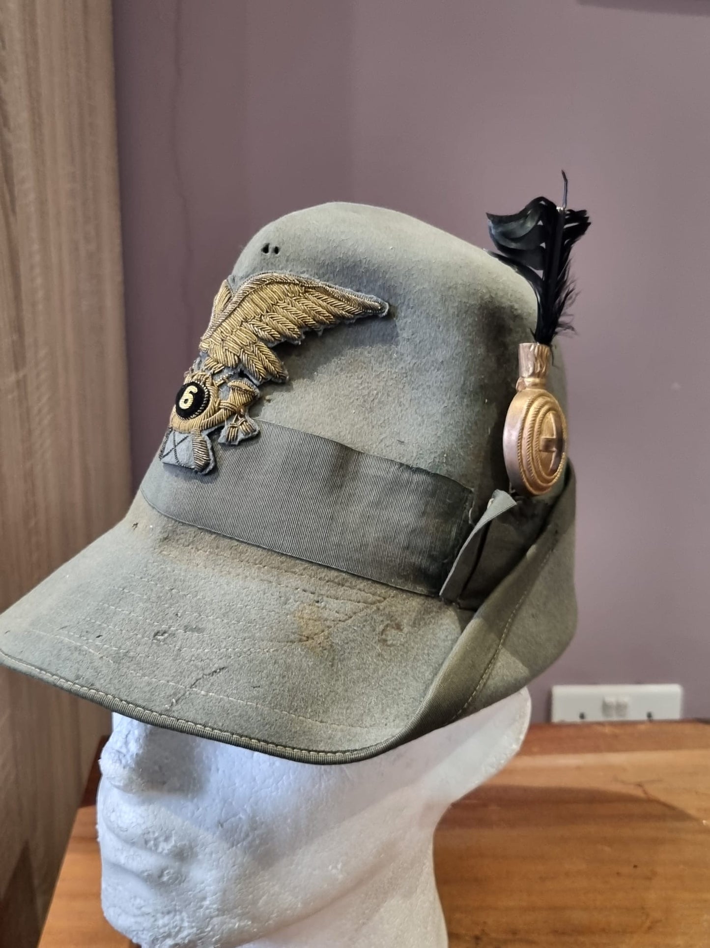 WW2 or Earlier Italian Officer’s M34 Alpini Cap to the 6th Alpini Regiment, with Nappina and Partial Feather