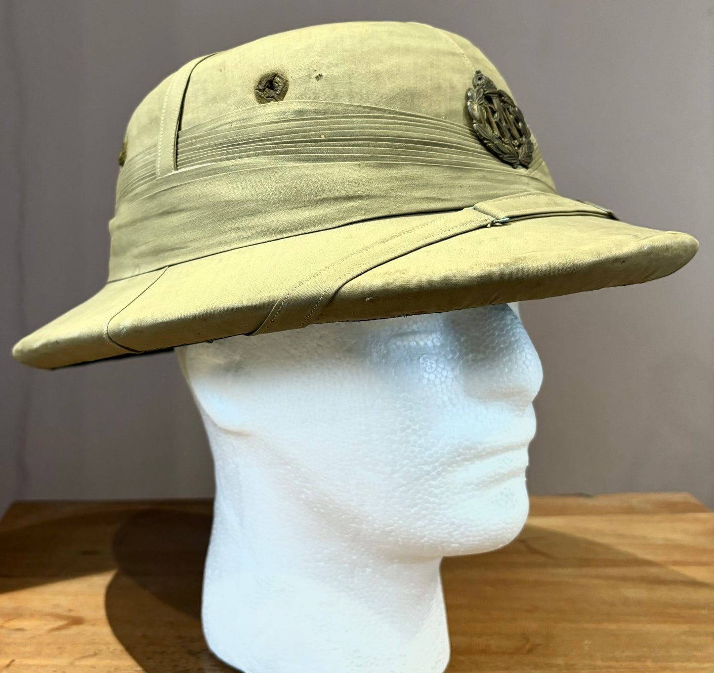SOLD! WW2 RAF 'India' Pattern Pith Helmet