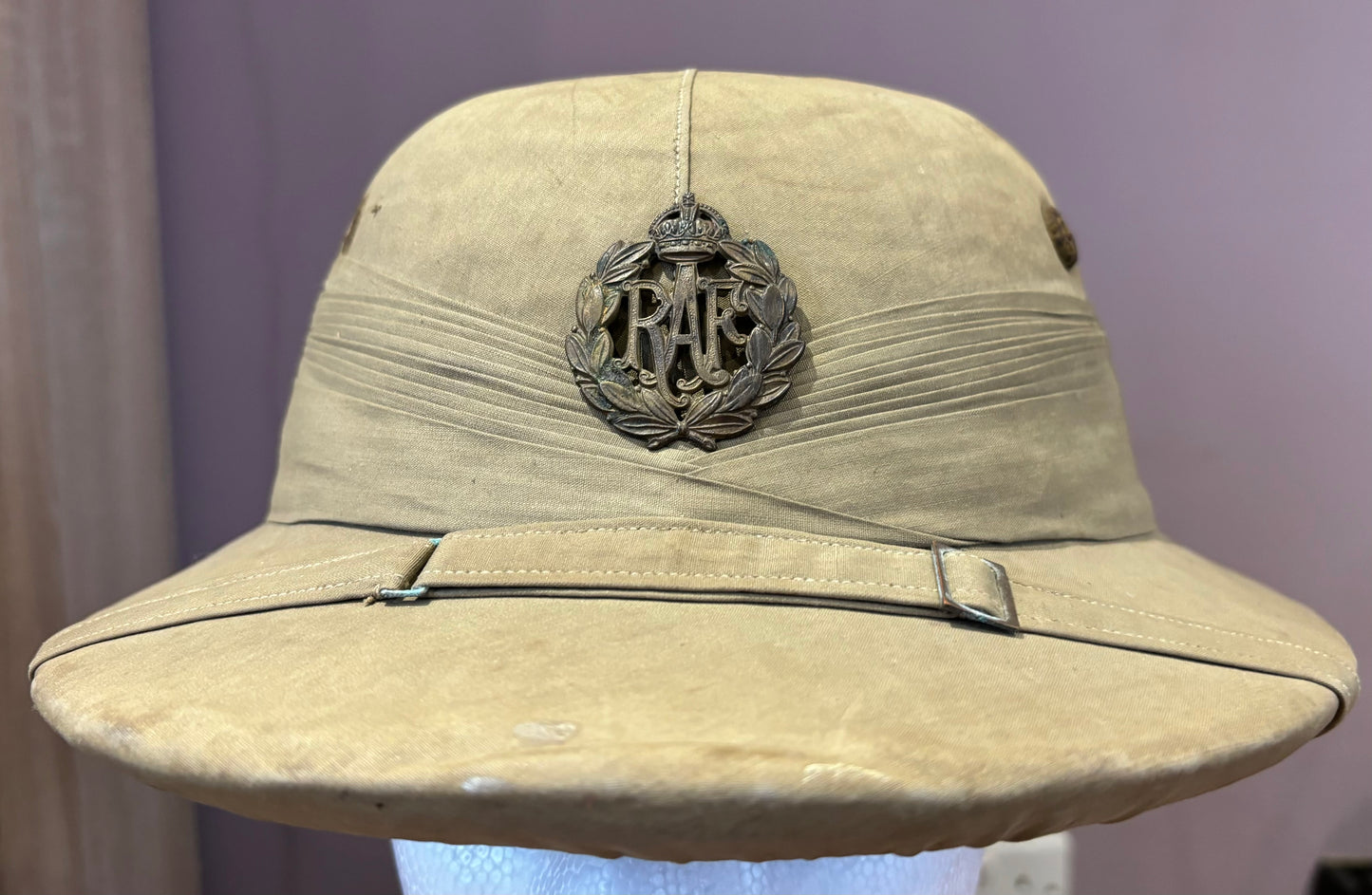 SOLD! WW2 RAF 'India' Pattern Pith Helmet