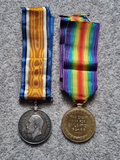 WW1 British Medal Duo to Driver George C Lindsay- 114th Brigade Ammunition Column (Royal Field Artillery)