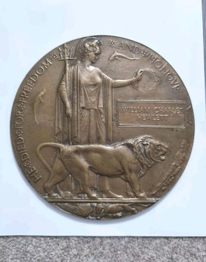 SOLD! WW1 Death Plaque to Lance Corporal William Charles Hewlett, 1st Middlesex Regiment