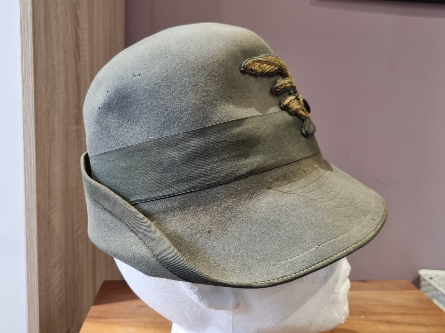 WW2 or Earlier Italian Officer’s M34 Alpini Cap to the 6th Alpini Regiment, with Nappina and Partial Feather