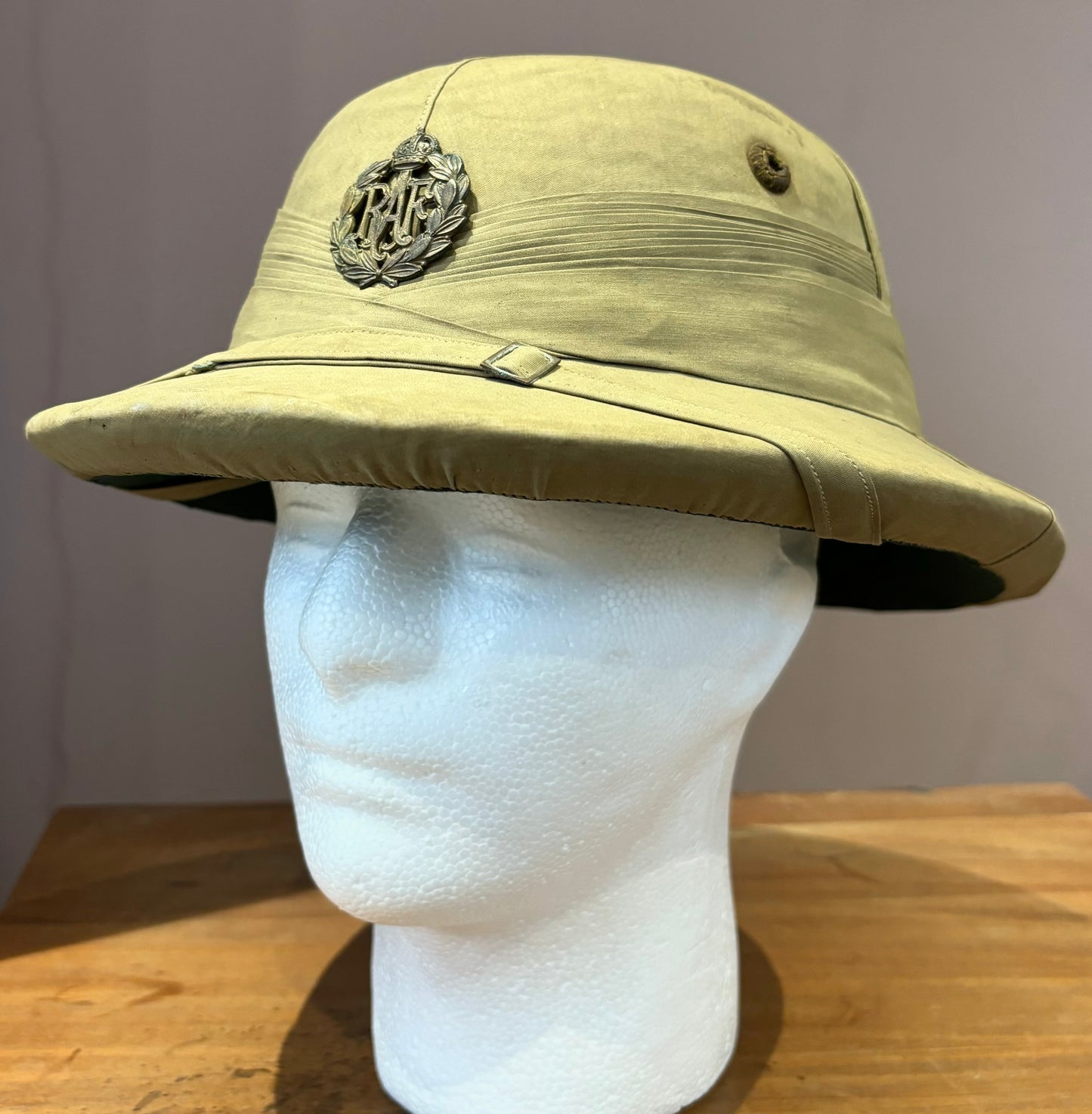SOLD! WW2 RAF 'India' Pattern Pith Helmet