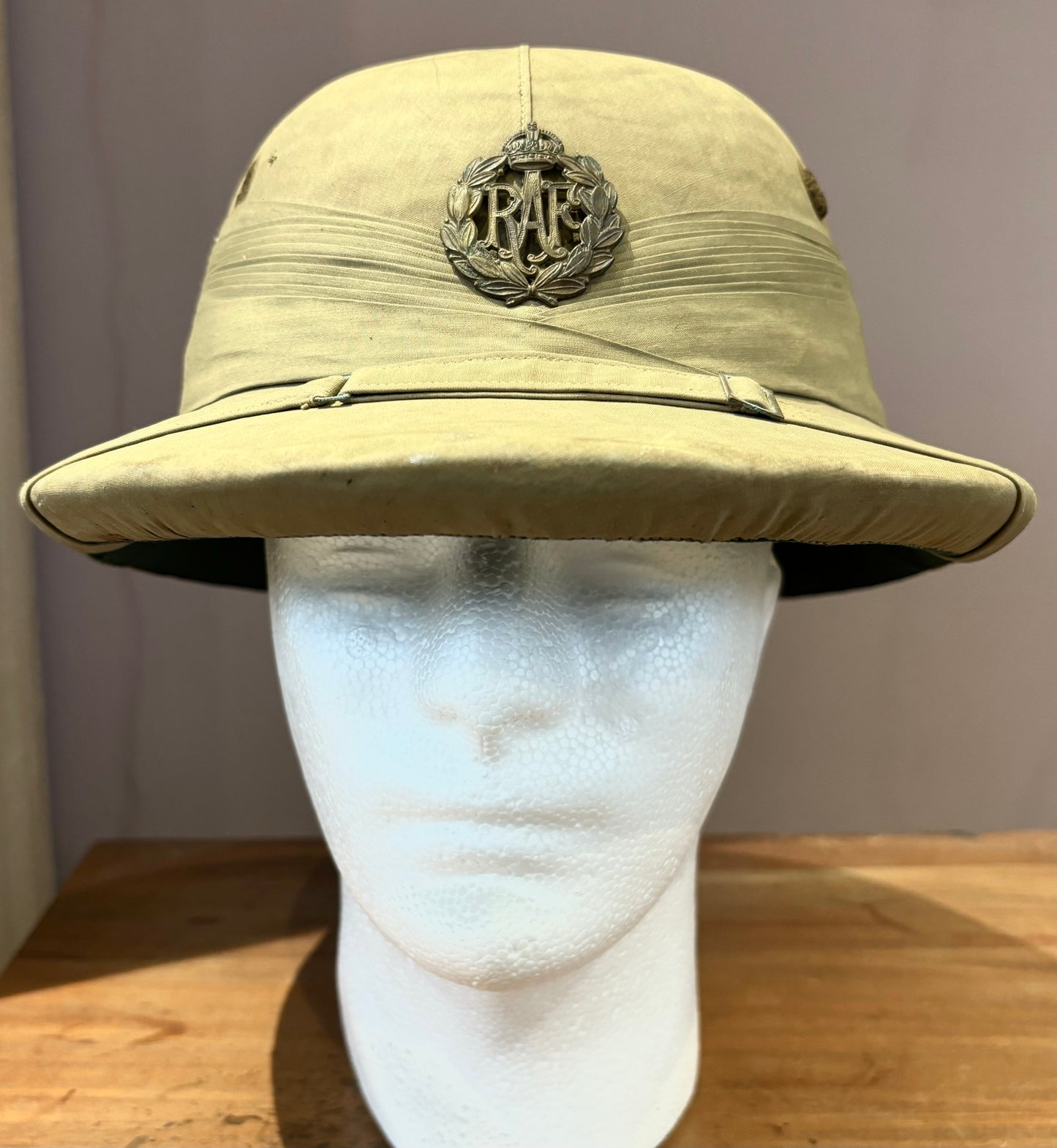SOLD! WW2 RAF 'India' Pattern Pith Helmet