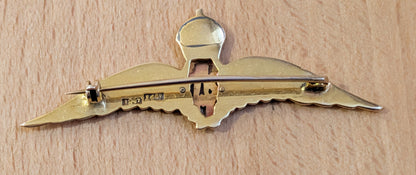 BEAUTIFUL WW2 KINGS CROWN 18ct SOLID GOLD RAF WINGS SWEETHEART BROOCH