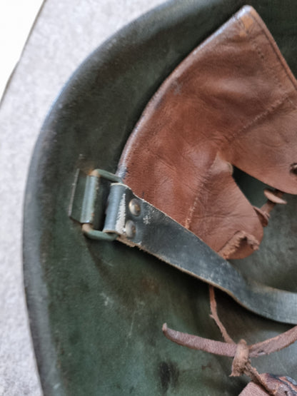 Rare WW2 Italian Experimental Rivetless M33 Helmet, Named