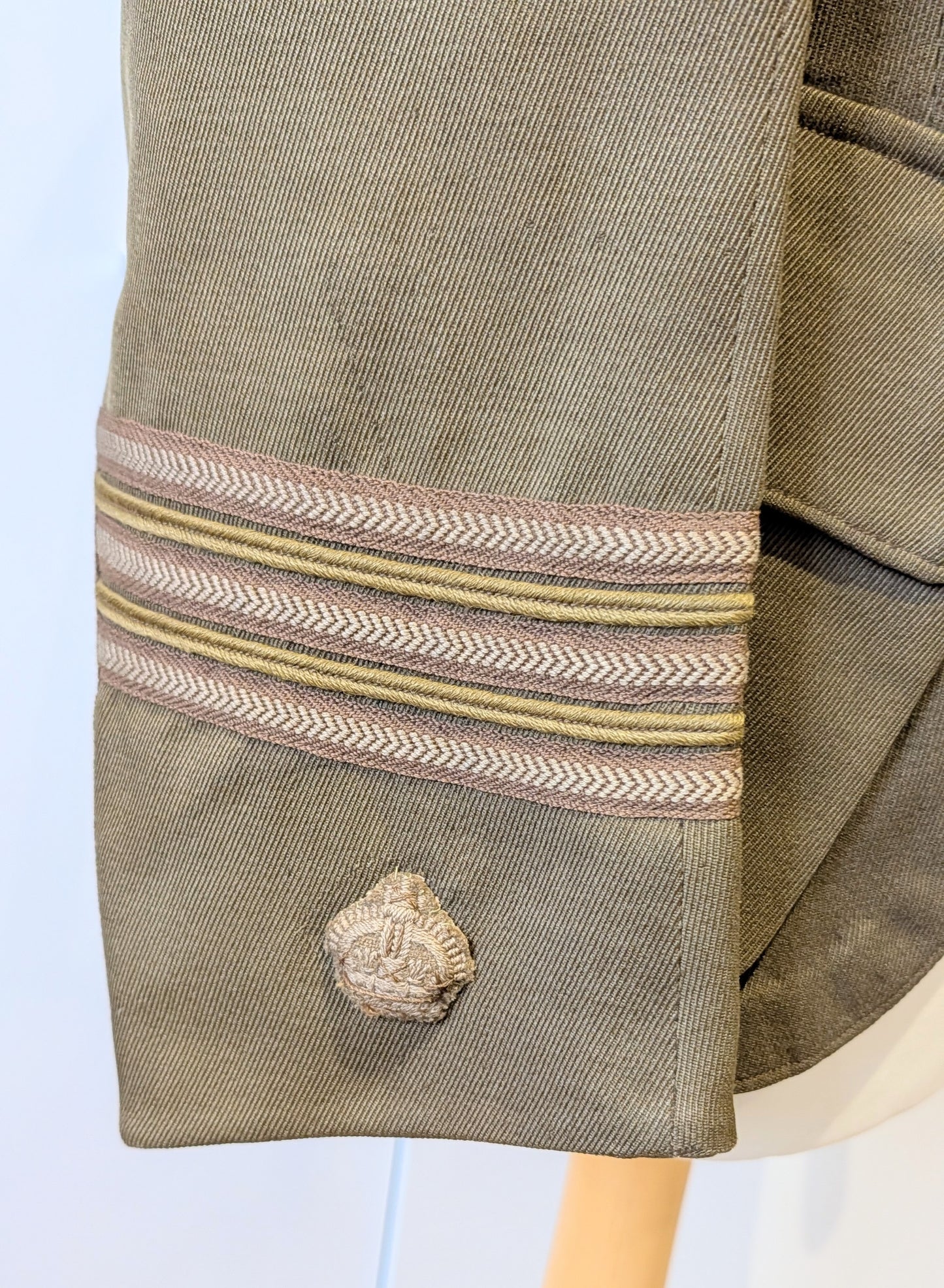 Fantastic WW1 9th Bn Glasgow Highlanders HLI Territorial Major's Cutaway Cuff Rank Jacket to an MC Winner