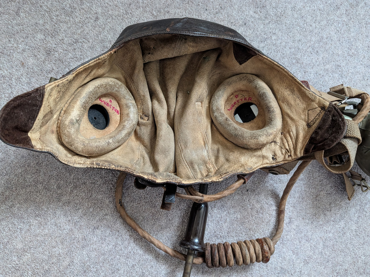 WW2 RAF TYPE C FLYING HELMET, RECEIVERS & WIRING LOOM + TYPE H MASK
