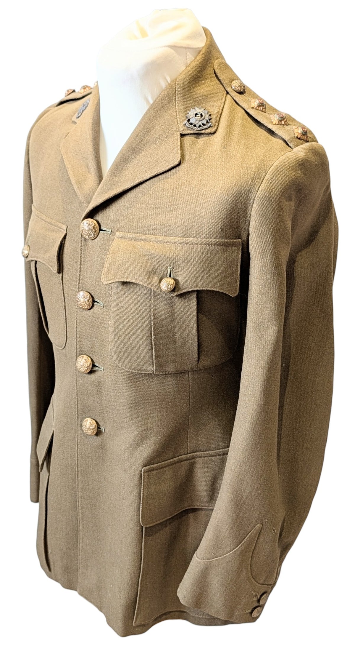 WW2 1942 British  Bedfordshire & Hertfordshire Regt Captain's Jacket