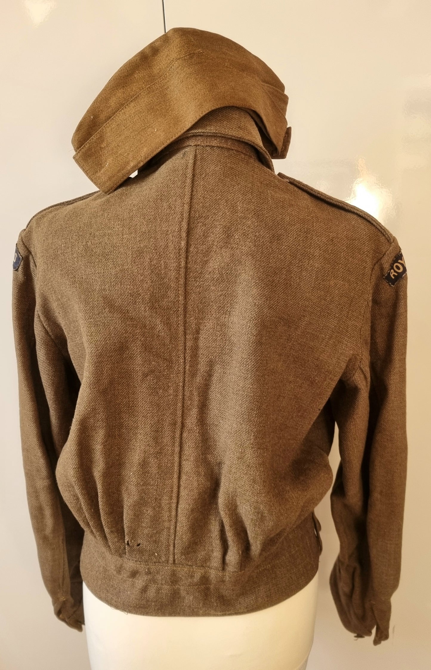 SOLD! WW2 ROYAL SIGNALS CANADIAN MADE BATTLEDRESS + SIDECAP + VE DAY PHOTOS TO THE SAME SOLDIER