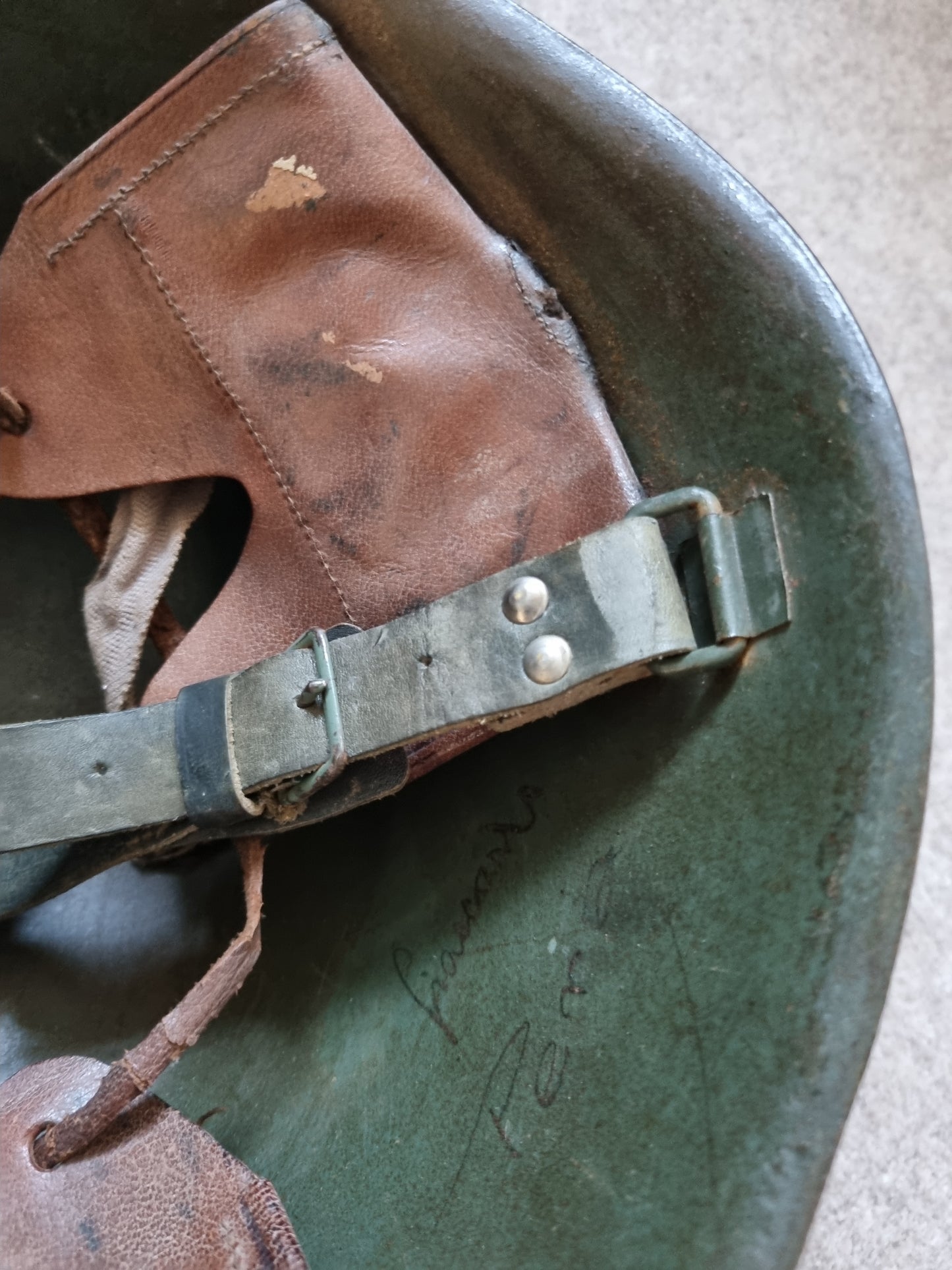 Rare WW2 Italian Experimental Rivetless M33 Helmet, Named