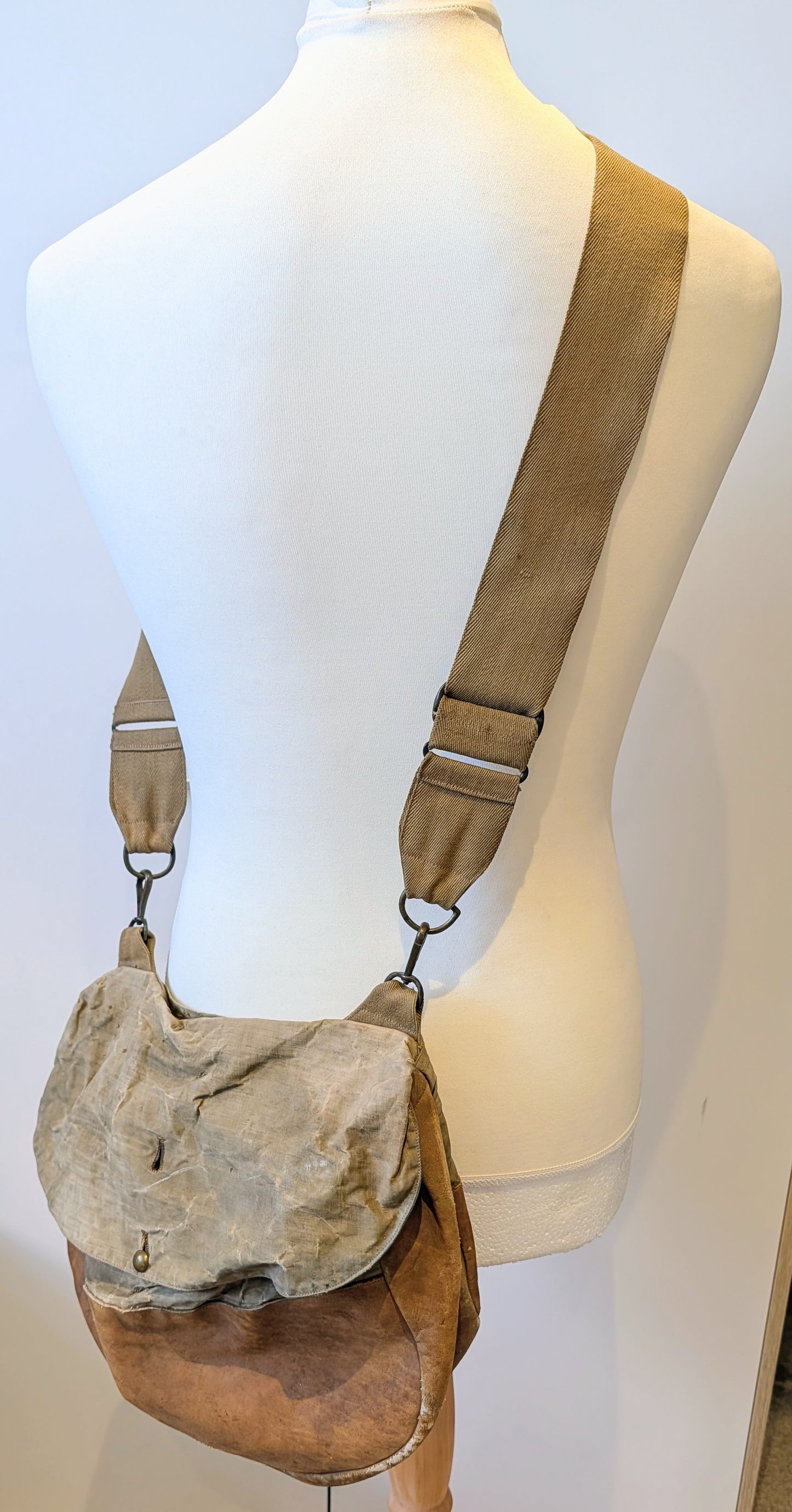 SOLD! WW1 British Army Officers Canvas & Leather Breadbag Haversack with Carry Strap