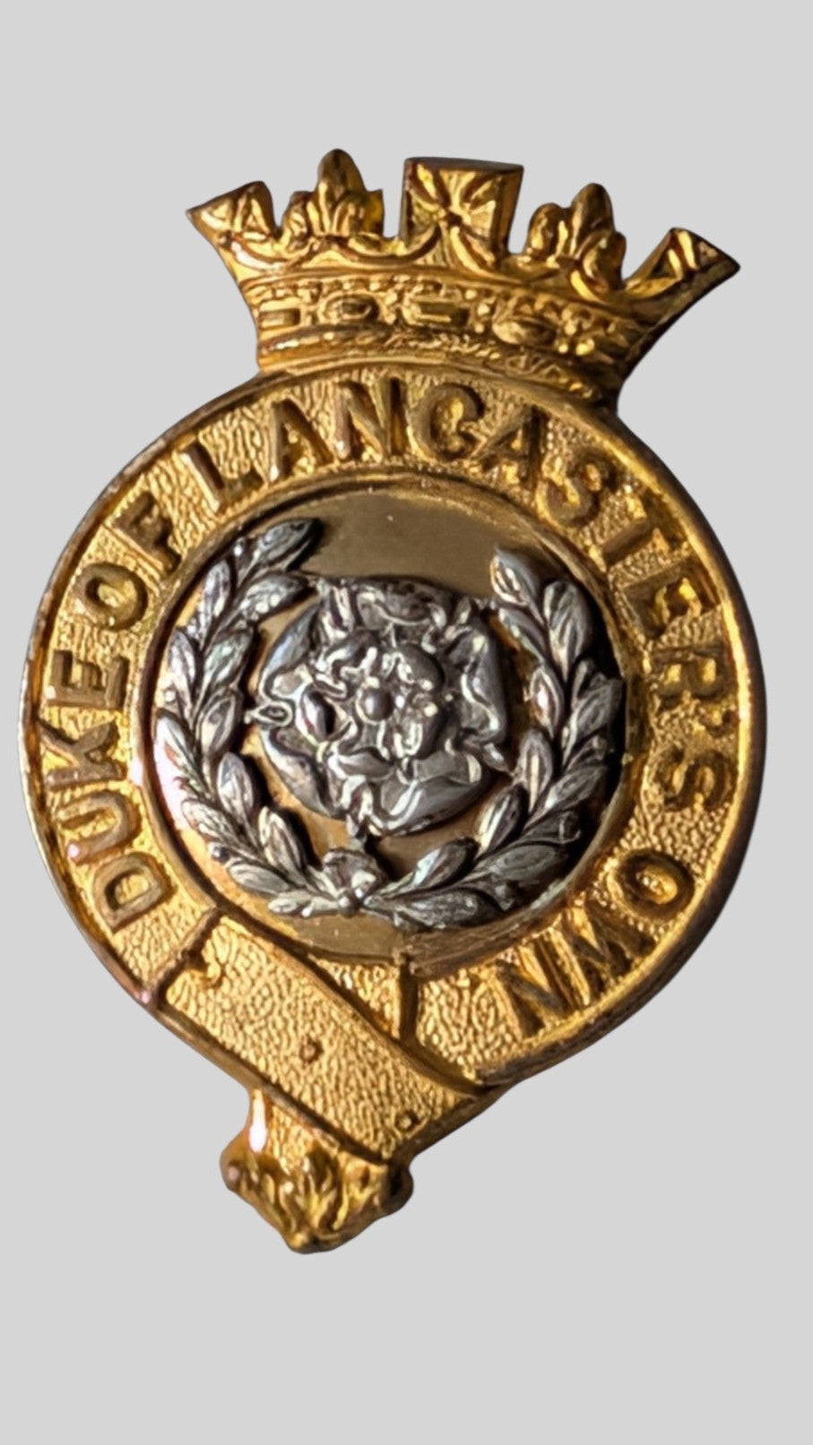 Duke Of Lancaster's Own Regiment Officer's Gilt Bimetal Cap Badge