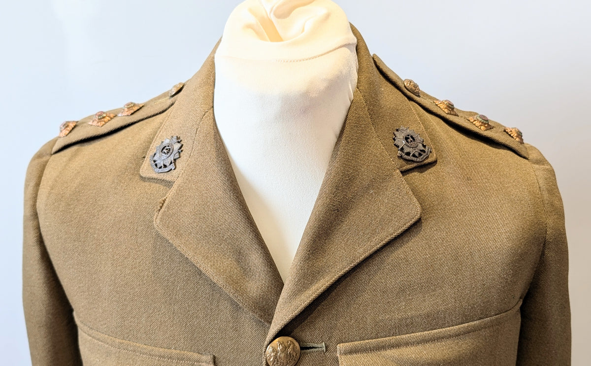 WW2 1942 British  Bedfordshire & Hertfordshire Regt Captain's Jacket