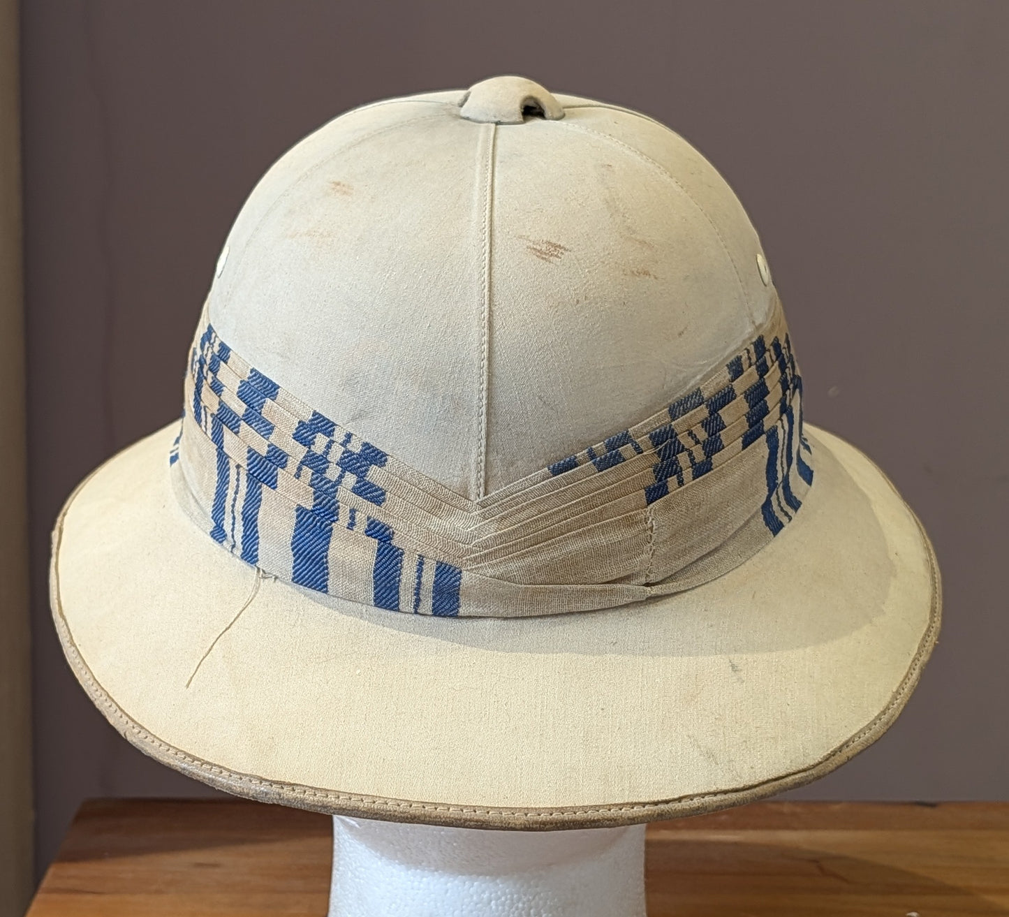 Unusual WW2 British Army Pith Helmet With Indian Regimental Puggaree