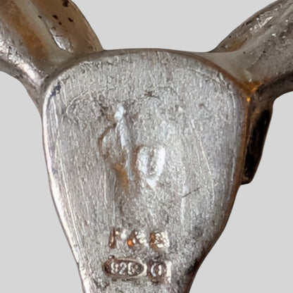 Rare EIIR Queen's Own Highlanders Officers Silver Cap Badge 1961-94