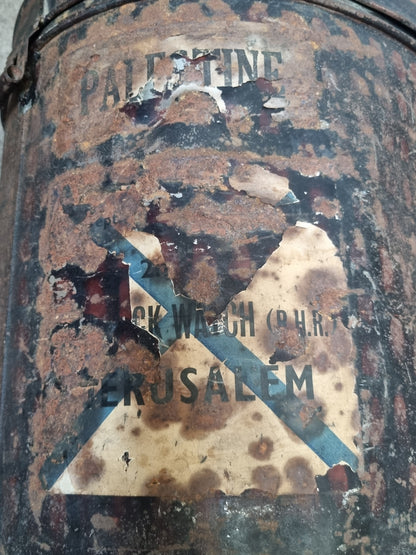 WW2 Black Watch 5 Tail feather bonnet & Tin For Major Malcolm Wolfe-Murray