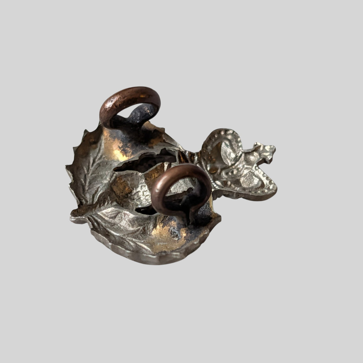 Victorian Queen's Own Cameron Highlanders White Metal Collar Badge