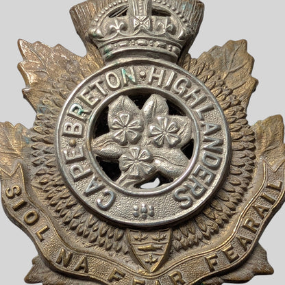 Canadian Cape Breton Highlanders Bimetal KC Cap Badge