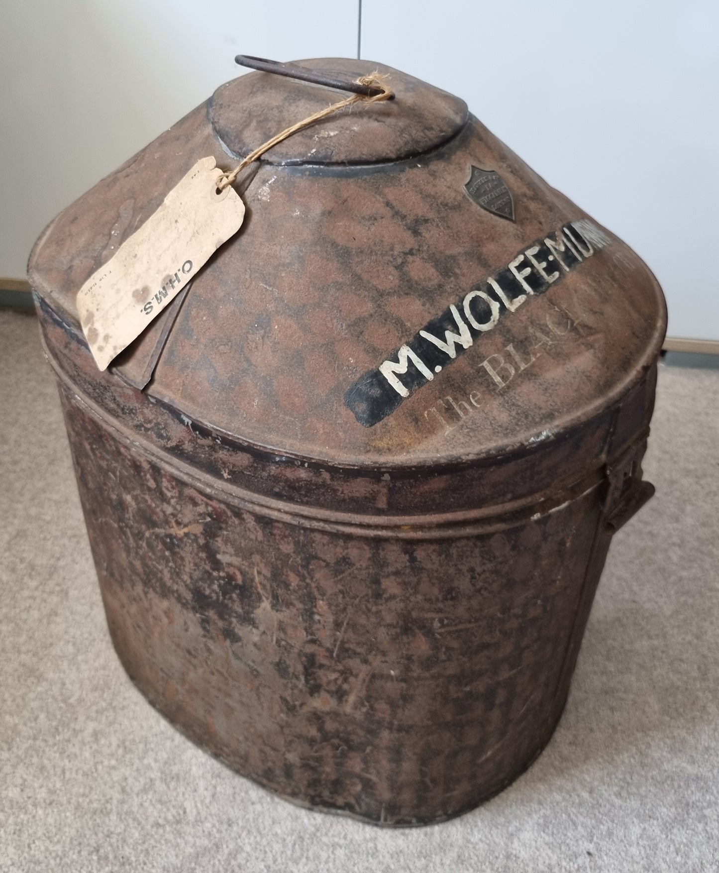 WW2 Black Watch 5 Tail feather bonnet & Tin For Major Malcolm Wolfe-Murray