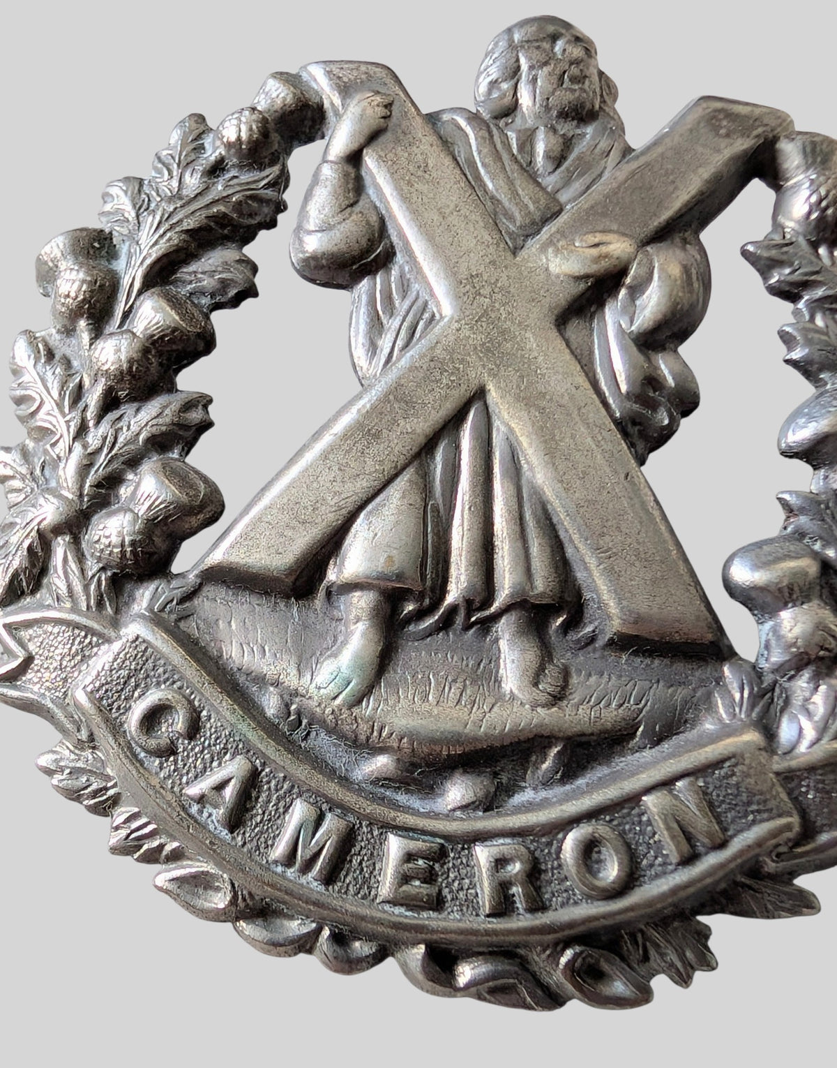 WW2 Era Cameron Highlanders White Metal Cap Glengarry Badge