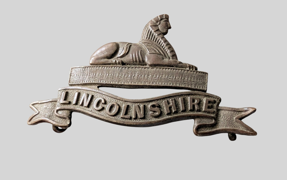 Lincolnshire Regiment Officer's Bronze Cap Badge - 3 Lugs